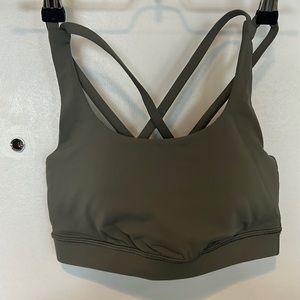 Lululemon energy bra size 4